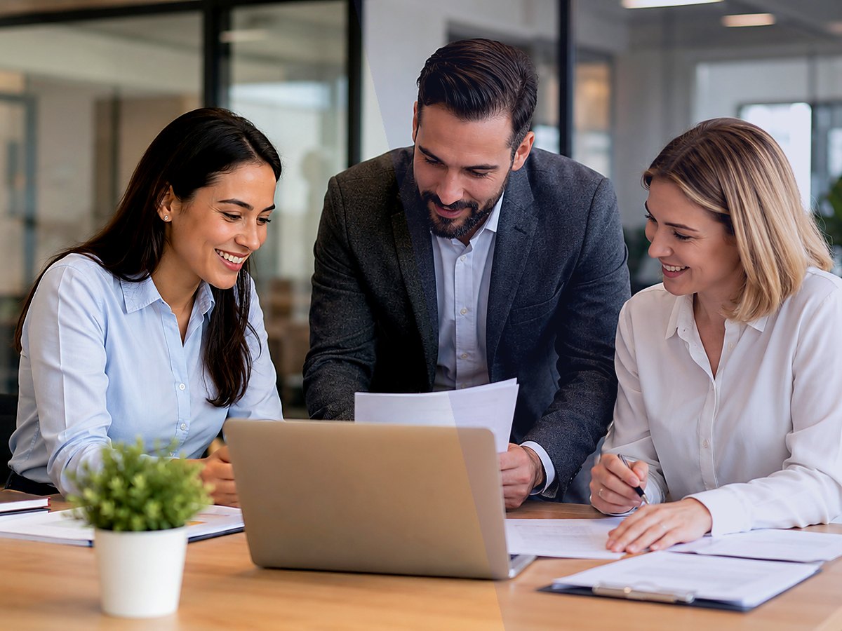 Équipe en réunion dans un bureau